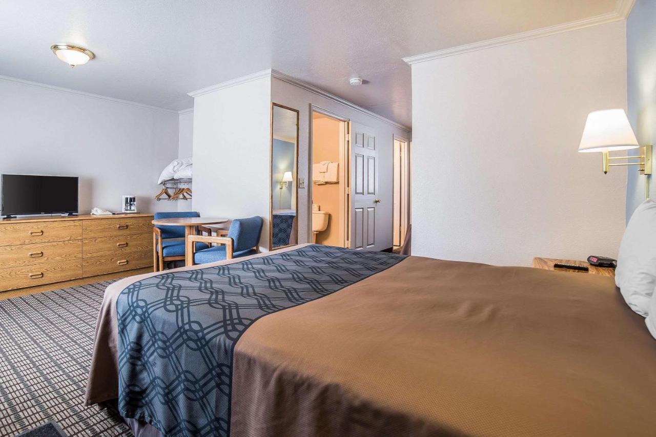 Econo Lodge Inn & Suites Logan Εξωτερικό φωτογραφία
