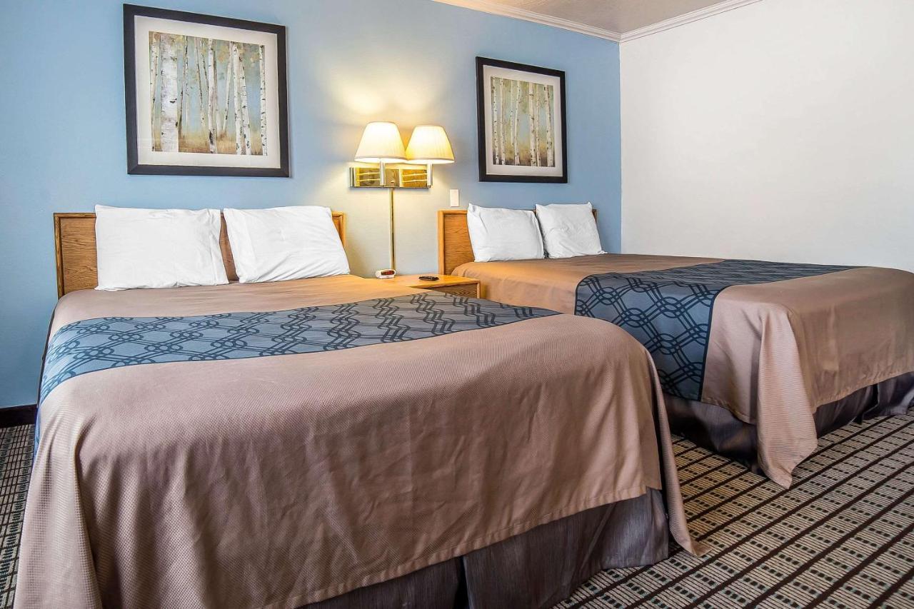 Econo Lodge Inn & Suites Logan Εξωτερικό φωτογραφία