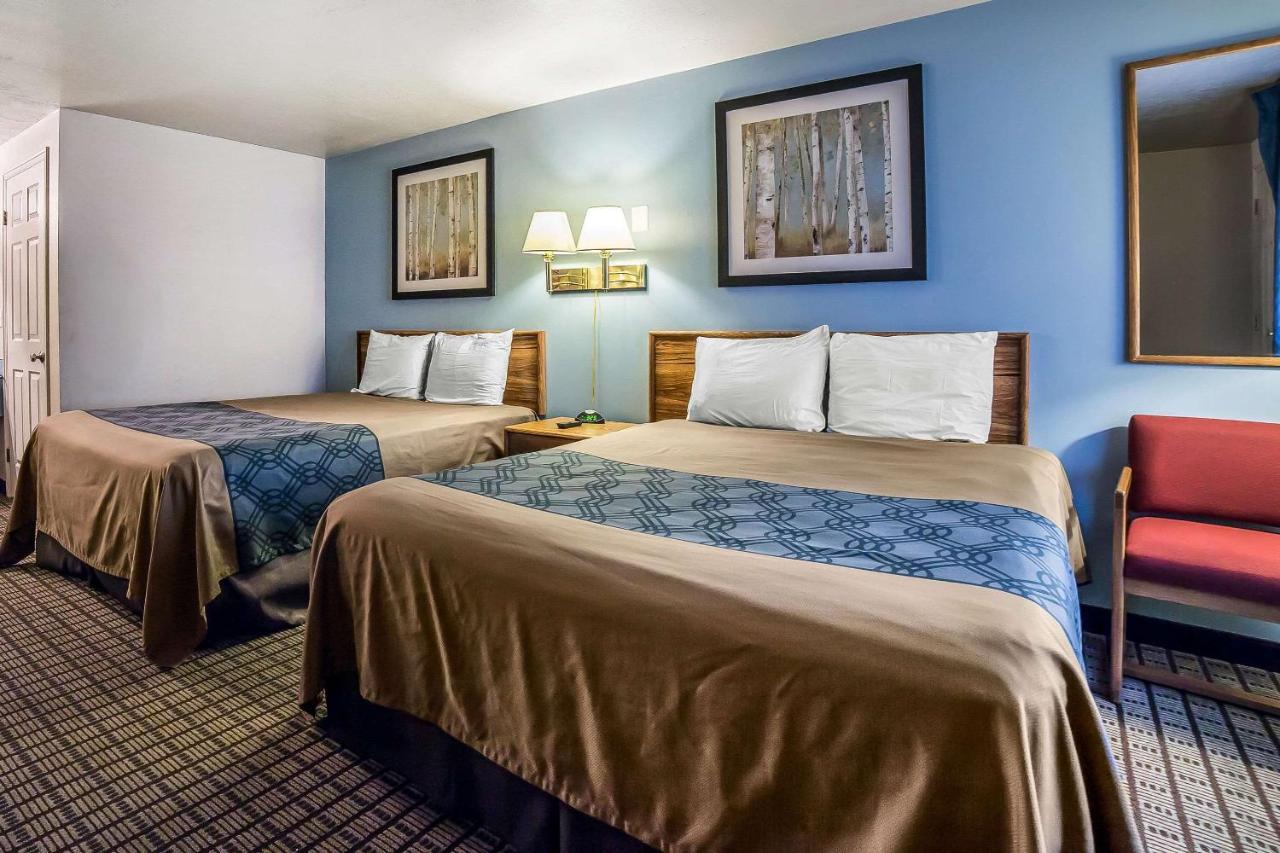 Econo Lodge Inn & Suites Logan Εξωτερικό φωτογραφία